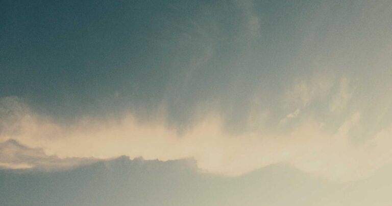 Ilustração sobre AI Podcasters