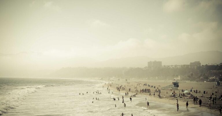 Ilustração sobre Apple 100 Anos