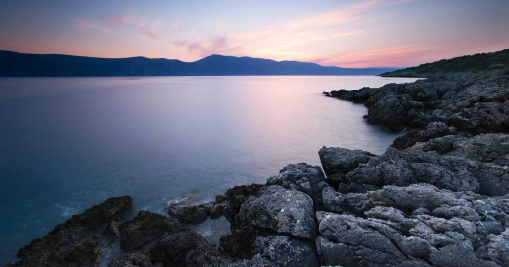 Ilustração sobre Aprenda a Lidar com Críticas de Maneira Profissional - 'The PR you would have opened yourself'