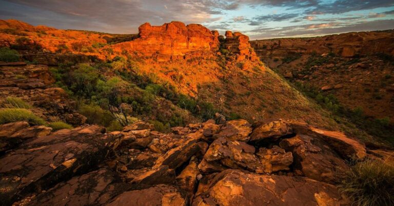 Ilustração sobre Construí um Computador Mínimo Dentro de um Transformador