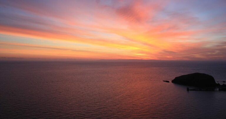 Ilustração sobre Desdobrar Pixels para DNA: Porque o Futuro da Compressão É Sobre Todos os Tipos de Dados