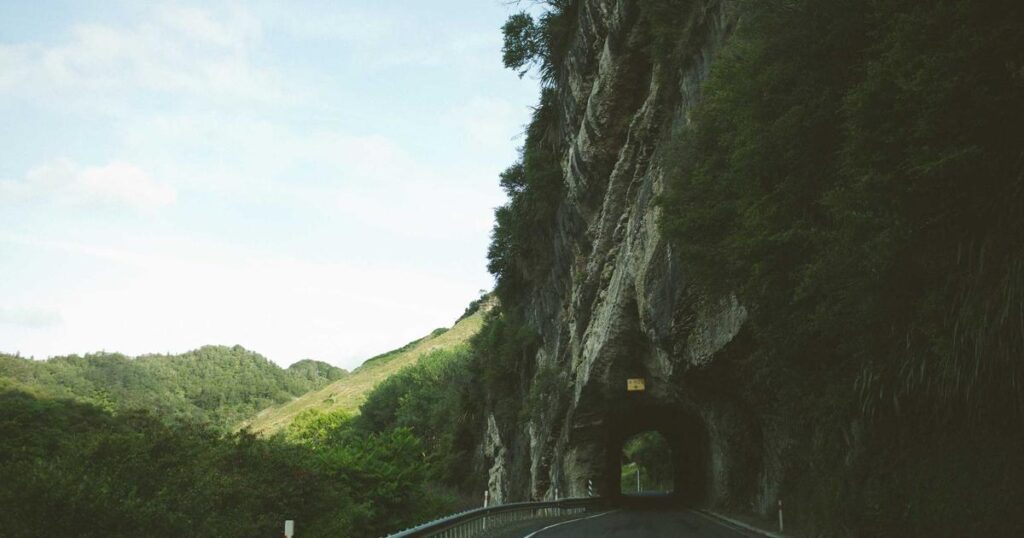 Ilustração sobre Gemini Robotics-ER 1.6: Despertando tarefas de robótica do mundo real através de uma razão corporificada melhorada