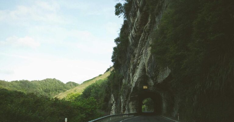 Ilustração sobre Gemini Robotics-ER 1.6: Despertando tarefas de robótica do mundo real através de uma razão corporificada melhorada