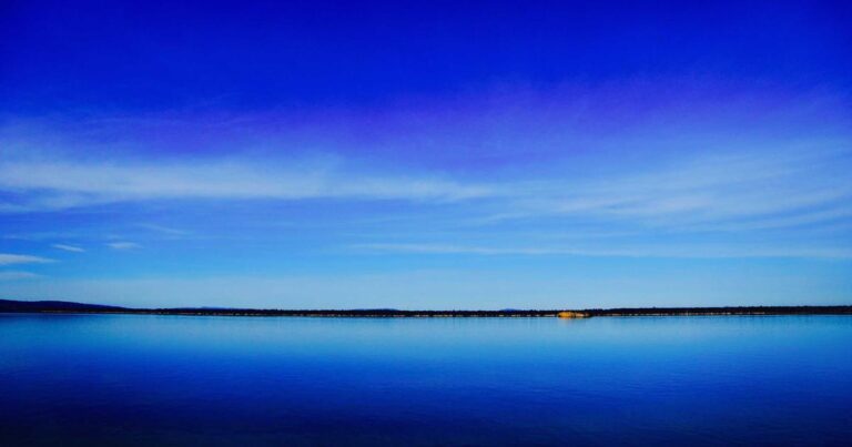 Ilustração sobre Gráficos Vetoriais Ultra-Compactos