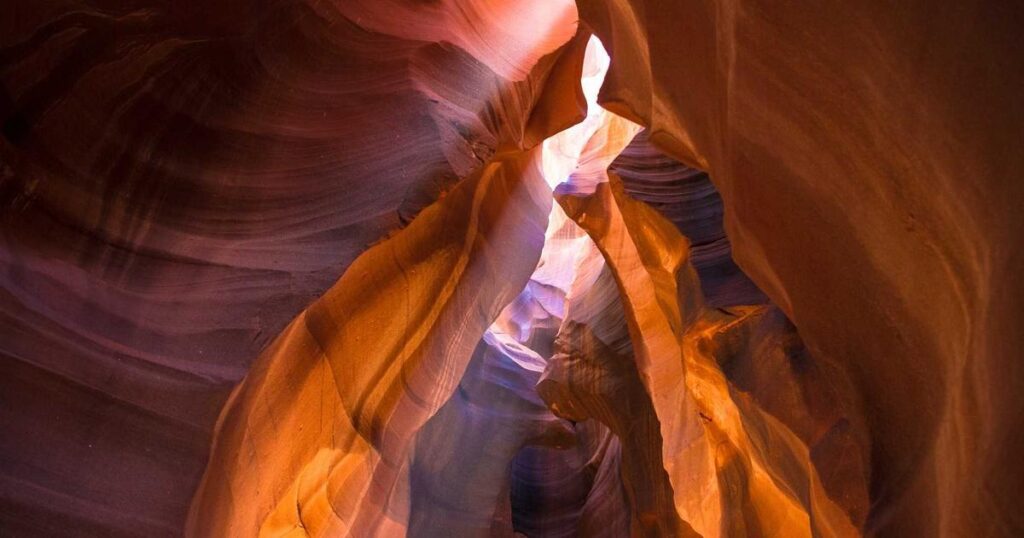 Ilustração sobre HoloTab: Seu Companheiro de Navegação AI