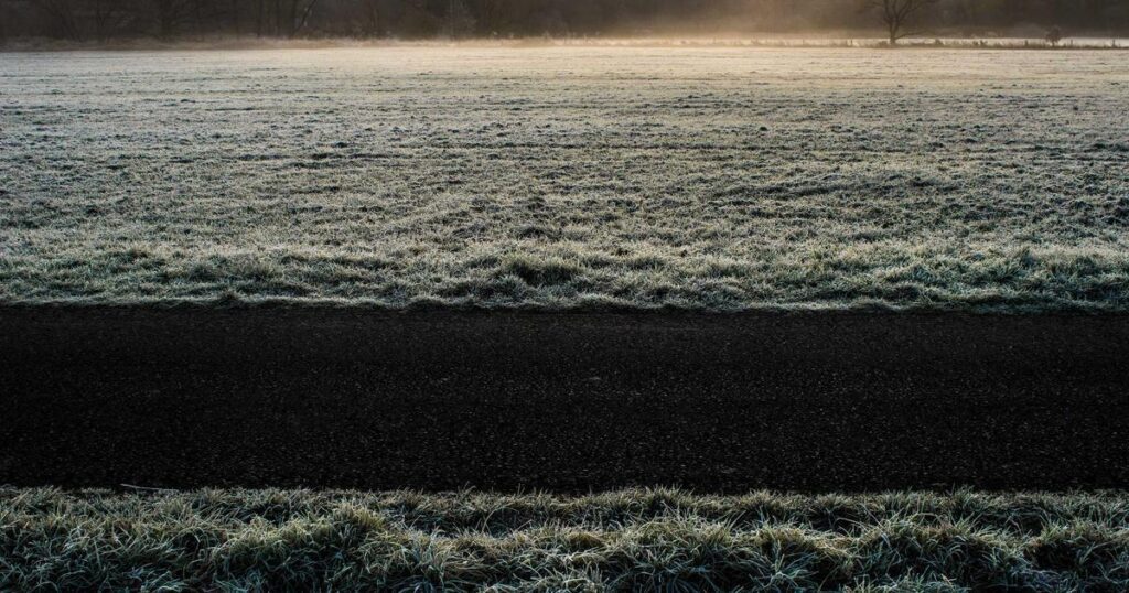 Ilustração sobre Is Anthropic Limitando a Lançamento de Mythos para Proteger a Internet - ou Anthropic?