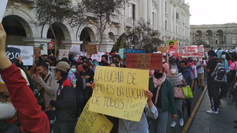Protestas en Lima por golpe de estado parlamentario 5